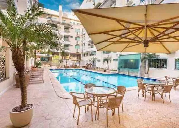 Apartamentos Com Piscinas Na Praia De Bombas