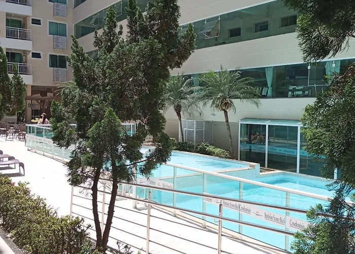 Apartamentos Com Piscinas Na Praia De Bombas